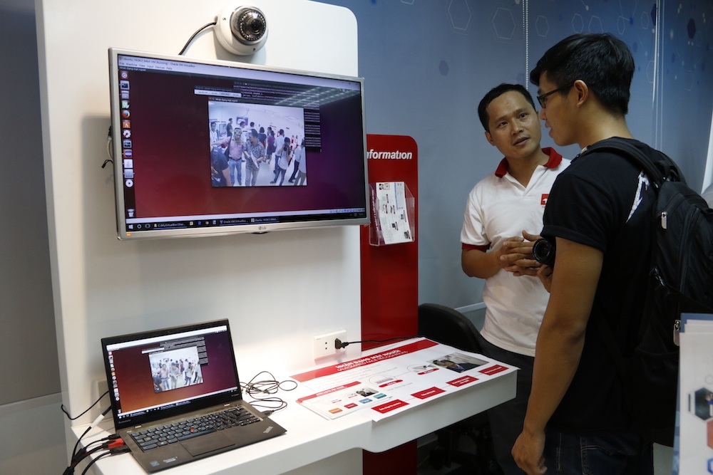 
Giải pháp an ninh, nhận dạng khuôn mặt người qua camera giám sát.
