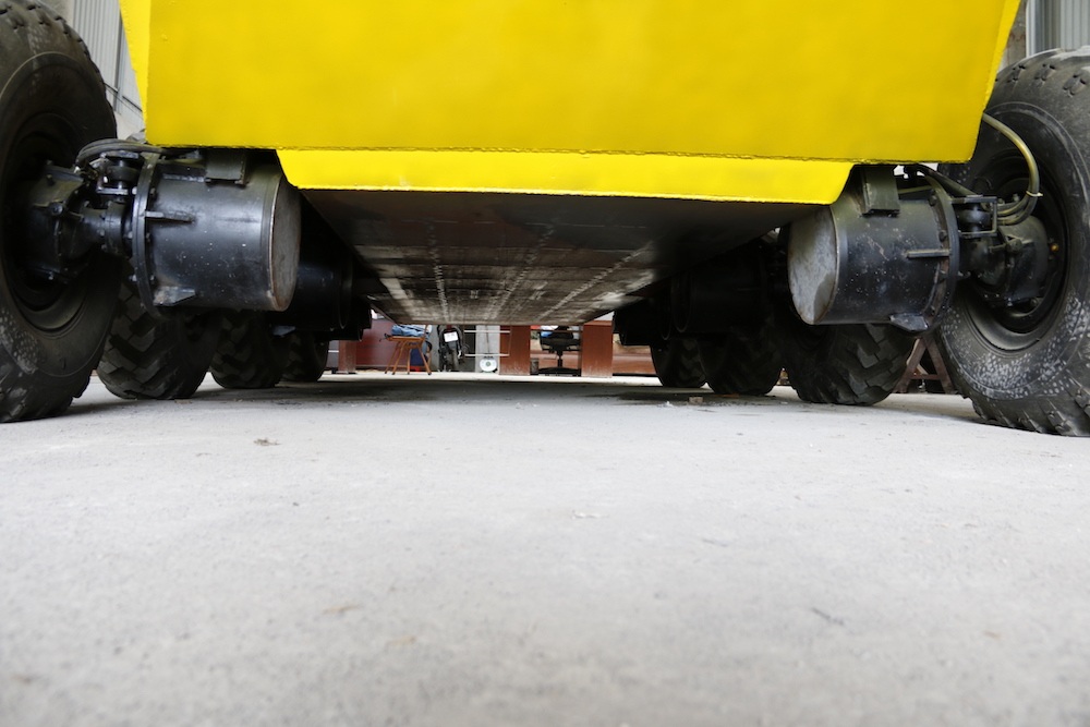 
Phần gầm của xe bọc thép.
