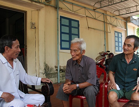 
.Cha con ông Huỳnh Văn Nén mong muốn cơ quan chức năng làm rõ trách nhiệm của những người đã khiến ông Nén phải ngồi tù oan (ảnh: Trọng Vũ)
