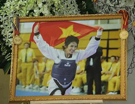 Người ta sẽ còn nhớ mãi khoảnh khắc này, giây phút vỡ òa hạnh phúc khi em giành HCV giải trẻ thế giới nhiều năm trước