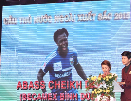 Abass là cầu thủ ngoại hay nhất, nhưng anh vắng mặt vì đang điều trị chấn thương ở nước ngoài