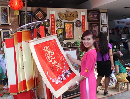 Dạo “Phố ông đồ” Sài Gòn, tìm về Tết Việt xưa - 4