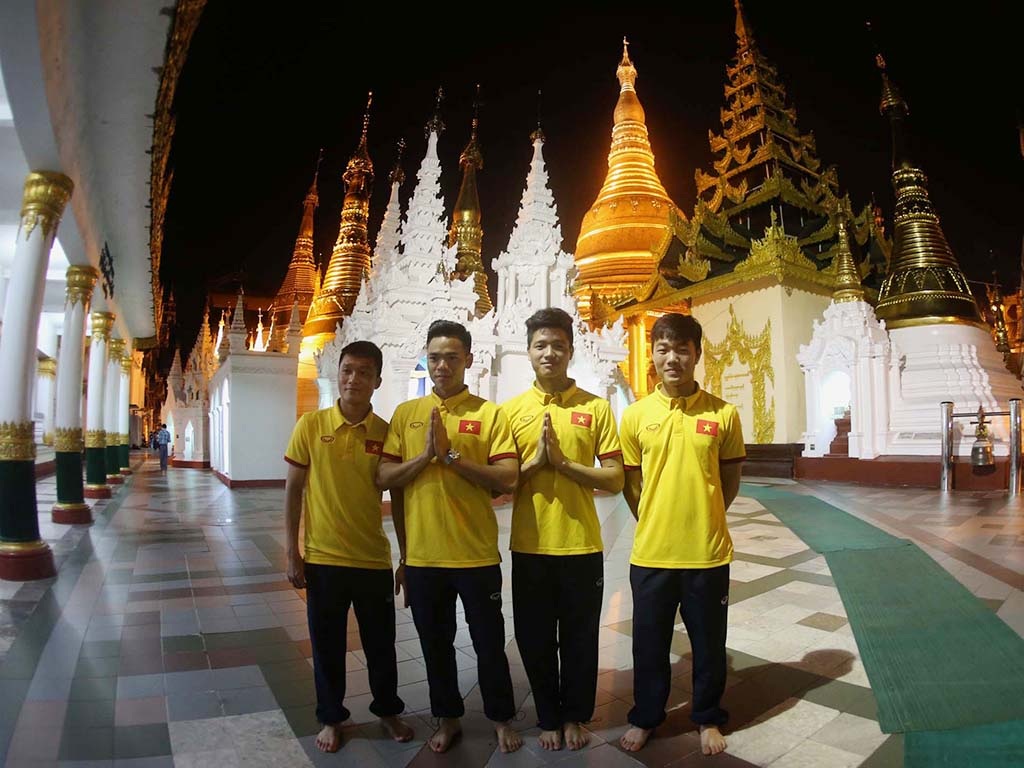 Ngày thư giãn của các cầu thủ Việt Nam trên đất Myanmar - 8 Các học trò của ông cũng vậy