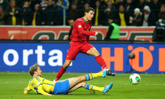 “Khó có ai vươn đến đẳng cấp của Platini hay Zidane ở Euro 2016” - 2 Ronaldo dù là siêu sao, nhưng vẫn chưa vươn đến đẳng cấp của Platini hay Zidane ngày trước