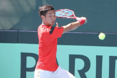 Quần vợt Việt Nam thua Thái Lan tại Davis Cup - 1 Hoàng Thiên thi đấu nỗ lực, nhưng không đủ để giúp đội tuyển Việt Nam tránh được thất bại trước Thái Lan
