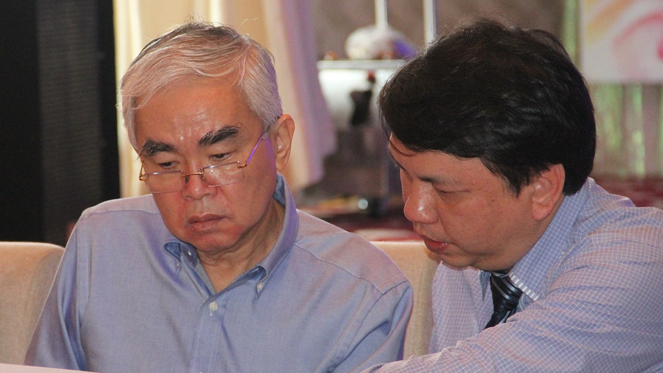 Việc chủ tịch VFF Lê Hùng Dũng xuất hiện khiến cho khả năng mất ghế của trưởng Ban trọng tài Nguyễn Văn Mùi càng cao, vì ông Dũng khá quyết liệt trong việc cải tổ khâu trọng tài