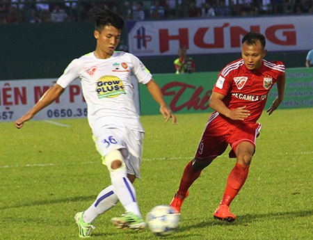 B.Bình Dương nhận thất bại bẽ bàng trước HA Gia Lai