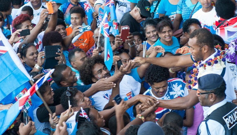Cả nước Fiji ra đường đón đội tuyển Rugby giành HCV Olympic 2016 trở về - 5 Cả nước Fiji ra đường đón đội tuyển Rugby giành HCV Olympic 2016 trở về - 5