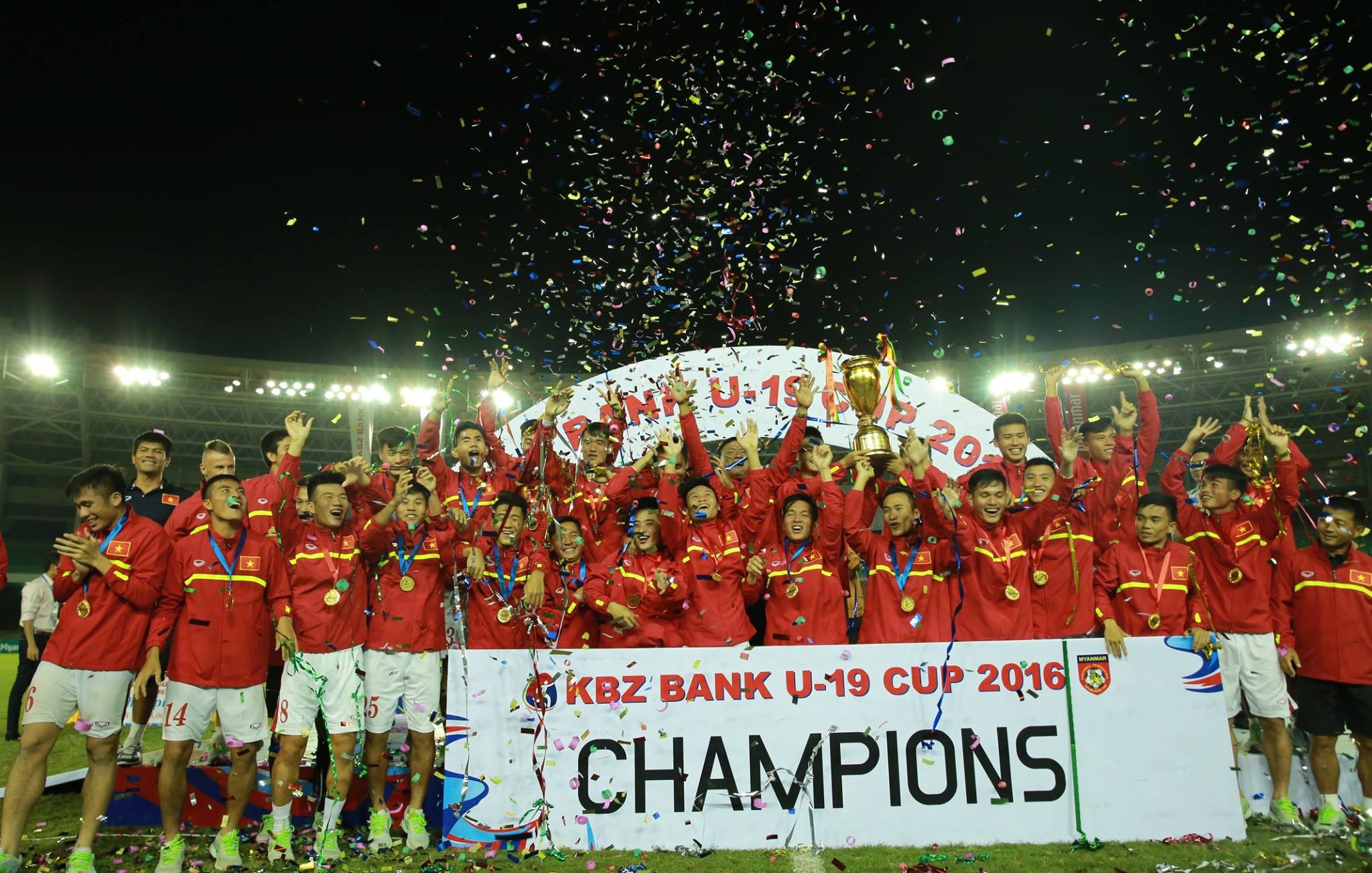 HLV Hoàng Anh Tuấn đánh giá U19 Thái Lan mạnh nhất Đông Nam Á - 2 U19 Việt Nam vô địch giải đấu ở Myanmar, nhưng HLV Hoàng Anh Tuấn vẫn đánh giá cao Thái Lan