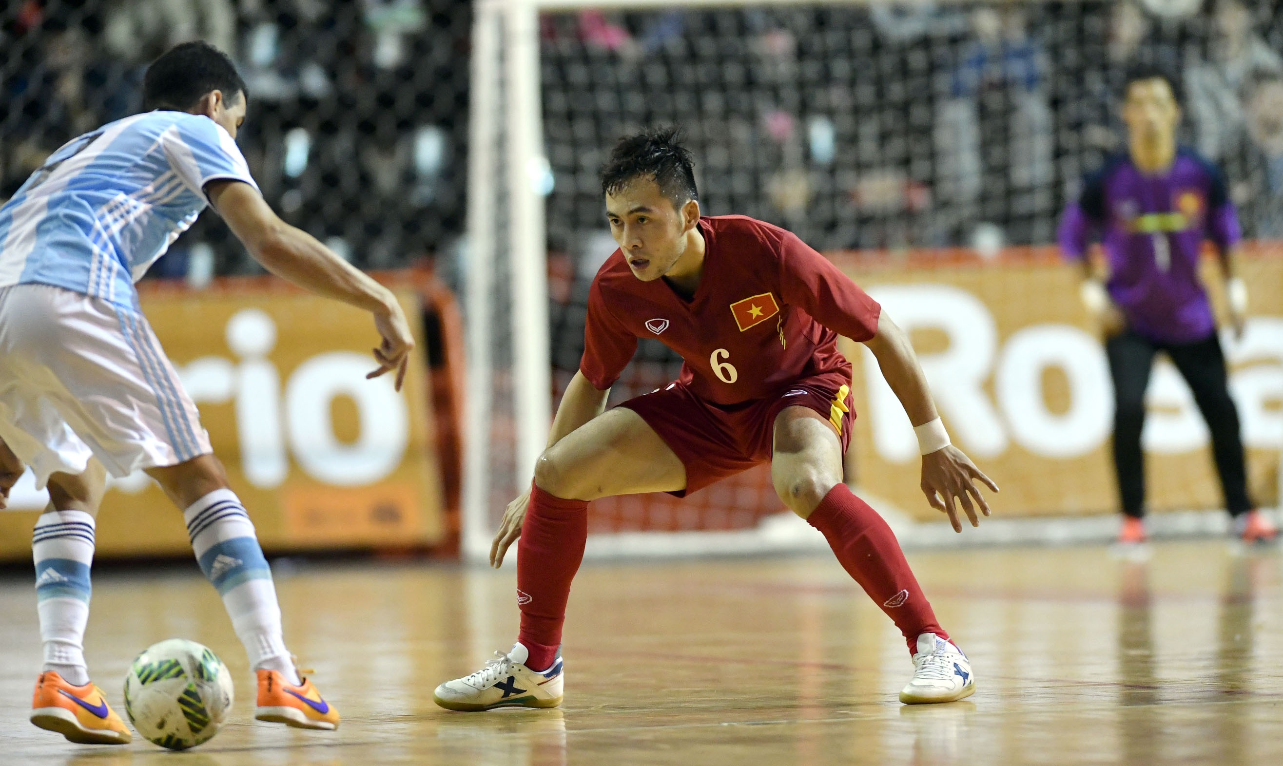 Nhật báo hàng đầu Argentina khen đội tuyển futsal Việt Nam trước World Cup - 2 ... sau khi đội tuyển futsal Việt Nam gây ấn tượng trong trận giao hữu với đội tuyển xứ tango