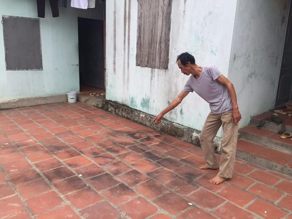 Hoàn cảnh đáng thương của cô công nhân may bị chồng thiêu sống - 3 Ông Lực kể lại đêm kinh hoàng khi con rể mang xăng đến đốt con gái mình.
