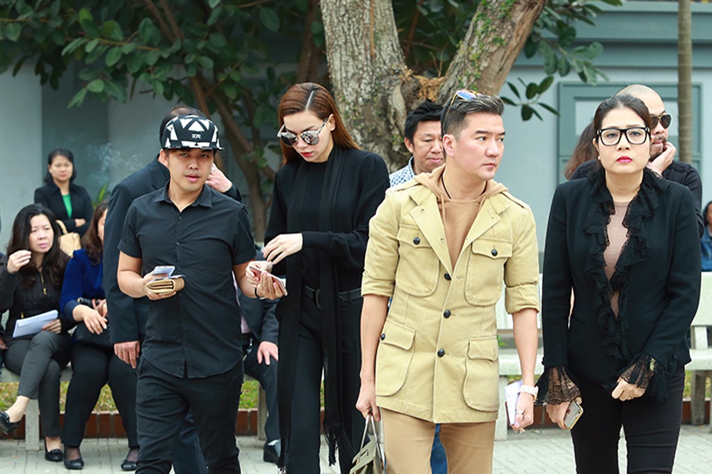 Hồ Ngọc Hà lặng lẽ đến tham dự lễ tang nhạc sĩ Lương Minh - 3