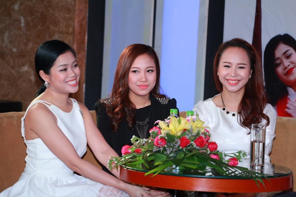 
Tam ca Sao Mai tại buổi ra mắt MV ngày 30/3 tại Hà Nội
