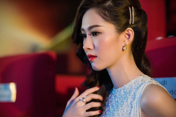 Cận cảnh gương mặt xinh đẹp của Đặng Thu Thảo.