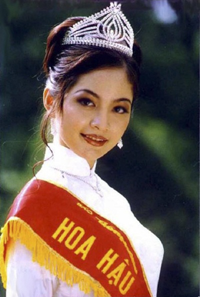 Mai Phương Thúy giành được vương miện Hoa hậu nhờ lợi thế ngoại ngữ? - 3 Hoa hậu Việt Nam Nguyễn Thiên Nga được đánh giá là một trong những Hoa hậu thông minh, giao tiếp ngoại ngữ tốt.
