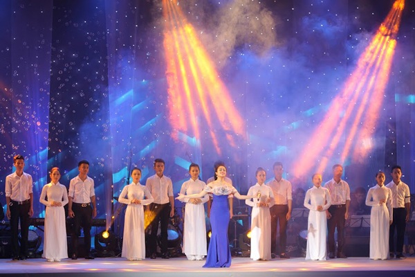 Xúc động đêm nhạc tưởng nhớ nhạc sỹ An Thuyên - 8 Xúc động đêm nhạc tưởng nhớ nhạc sỹ An Thuyên - 8