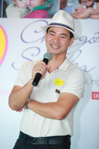 Xuân Bắc làm Đại sứ thiện chí cho trẻ bị hở hầm ếch - 1 Nghệ sĩ Xuân Bắc tại buổi ra mắt chiến dịch Nụ cười từ Trái tim mới đây tại Hà Nội.