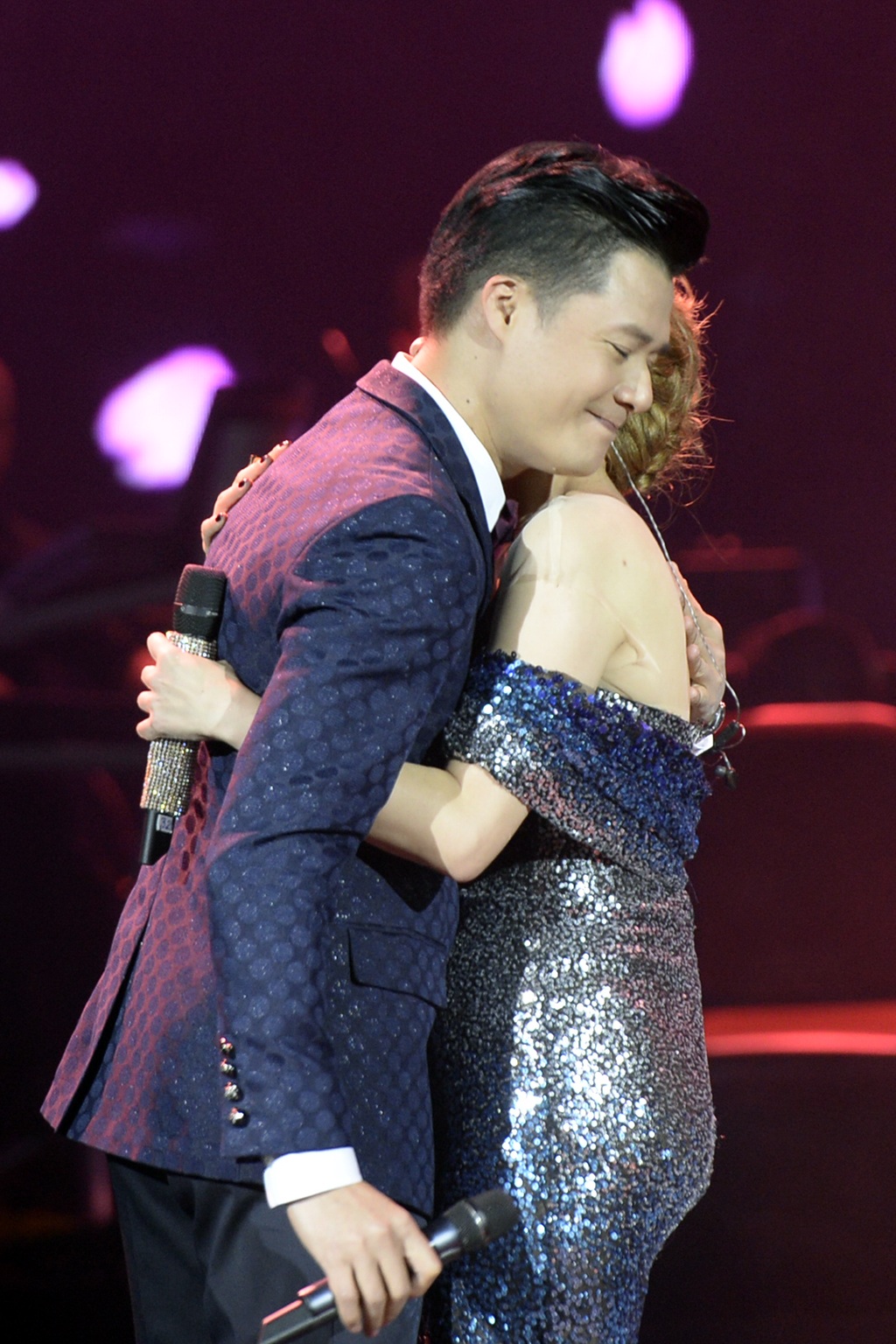 Thanh Thảo nghẹn lời ôm “tình cũ” Quang Dũng trên sân khấu - 12