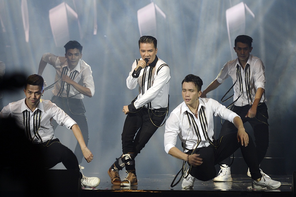 Thanh Thảo: “Chưa có cơ hội được mặc váy cưới lên xe hoa...” - 16