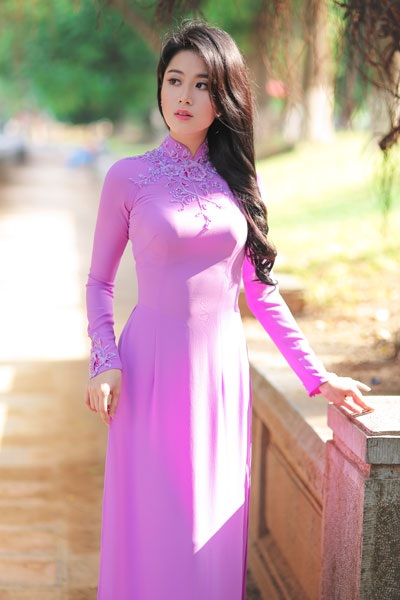 Á khôi thiết kế hơn 100 bộ váy cho Hoa hậu Việt Nam - 5 Một số hình ảnh về người đẹp Bùi Phương Linh.
