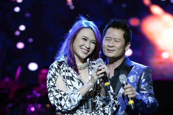 Trong mắt Mỹ Tâm, Bằng Kiều là người anh đáng mến. Cô luôn biết ơn anh đã hát chung với mình từ thuở bước chân vào con đường ca hát.