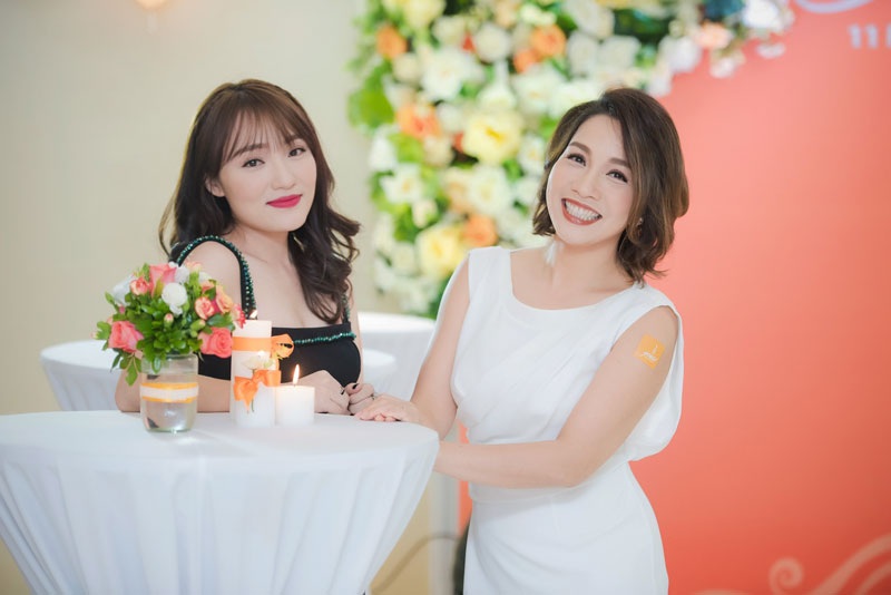 Đến chúc mừng Mỹ Linh còn có ca sĩ Minh Nhật