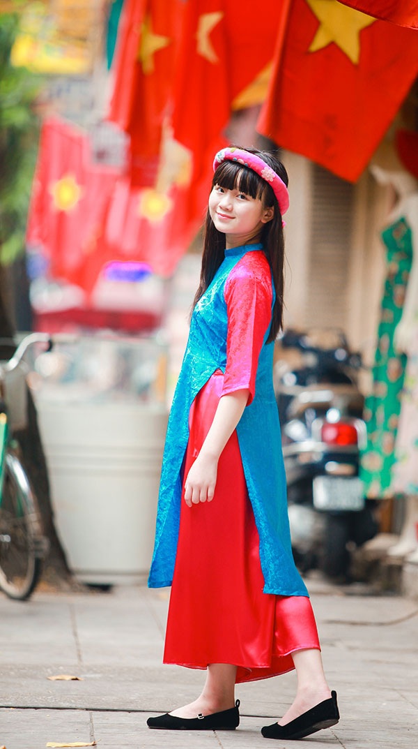 Bé Kim Anh The Voice Kids diện áo dài vui Trung thu - 7 Bé Kim Anh The Voice Kids diện áo dài vui Trung thu - 7