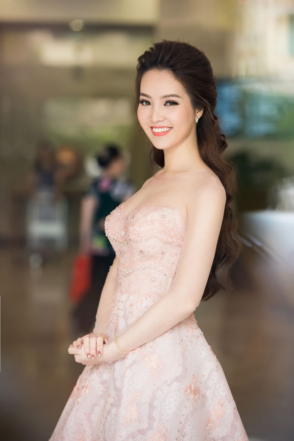 Á hậu Thụy Vân ngày càng đẹp quyến rũ - 4