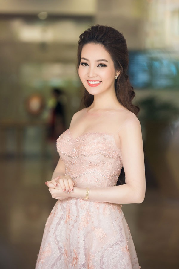 Á hậu Thụy Vân ngày càng đẹp quyến rũ - 5