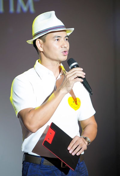 Xuân Bắc hài hước kể lại những “tật xấu” của Xuân Hinh - 2 Xuân Bắc chia sẻ, anh cảm thấy áp lực khi đảm nhiệm vai trò MC và lo lắng nếu trở thành... hạt sạn của chương trình.