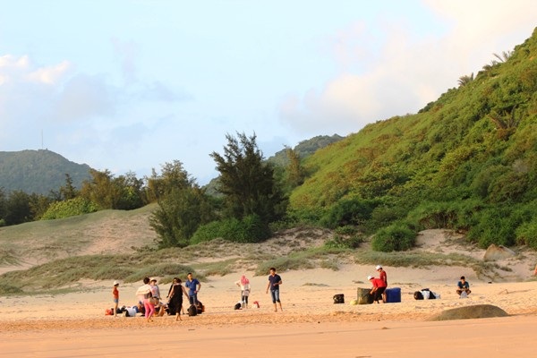 Ba ngày du hí trên đất “hoa vàng cỏ xanh” - 1