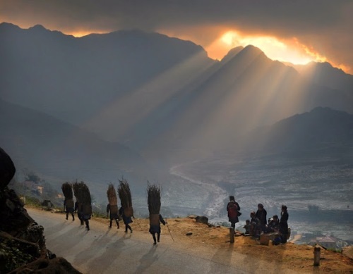 Ba địa danh đẹp siêu thực “bước ra” từ ngòi bút của nhà văn Việt Nam - 1 Ba địa danh đẹp siêu thực “bước ra” từ ngòi bút của nhà văn Việt Nam - 1