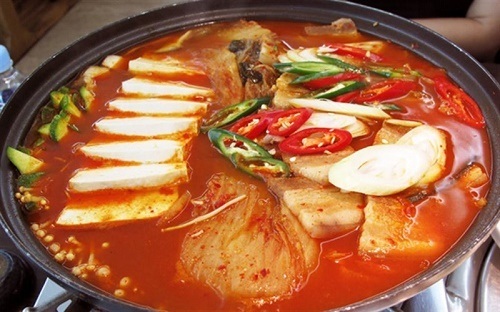 Ba món lẩu “ám ảnh” những người không ăn được cay - 3 Ba món lẩu “ám ảnh” những người không ăn được cay - 3