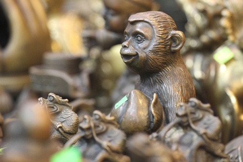 Khỉ được coi là linh vật trong năm Bính Thân 2016. Bên cạnh đó, trong phong thủy, khỉ còn là loài vật đại diện cho sự nhanh nhạy, trí tuệ, thông minh và thăng tiến.