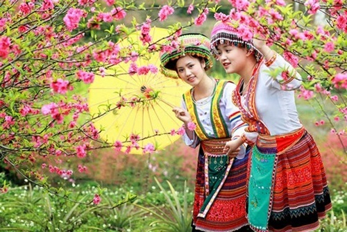 Đầu năm mới, nhiều khách sạn trên Sapa đã không còn phòng trống… - 1 Lên Sapa mùa xuân là dịp để người dân có cơ hội trải nghiệm cảnh quan thiên nhiên đẹp mơ mộng nơi này