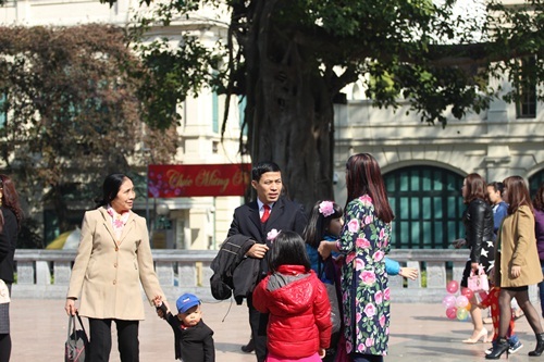 Người dân nhộn nhịp du xuân, đi lễ cầu may - 15