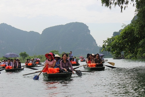 King Kong đến, Tràng An đông nghẹt khách… - 2