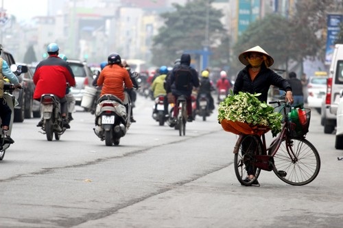 
Trong các con phố ở Hà Nội thì phố Xã Đàn là nơi tập trung nhiều nhất những gánh hàng rong ấy.
