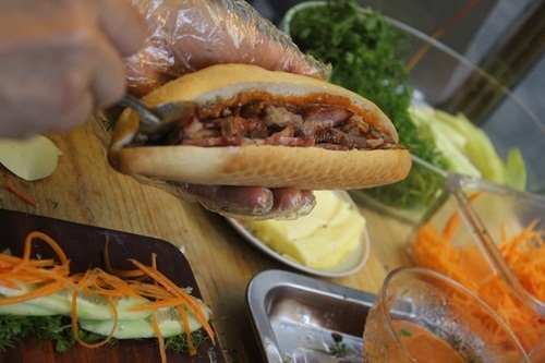 Những điều giản dị ở Hà thành khiến khách Tây mê tít … - 1