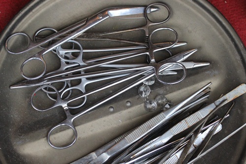 Đây là dụng cụ y tế của các Y bác sĩ Việt Nam một thời chưa xa