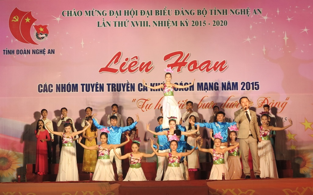 Đoàn viên thanh niên tỉnh Nghệ An: “Tự hào bước dưới lá cờ Đảng” - 3