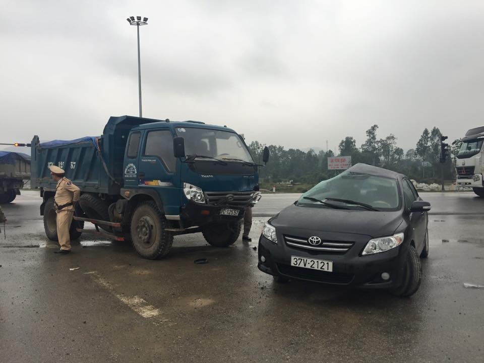 Xe tải đâm nát xe con, một người nguy kịch - 6 Nga tư Hưng Tây từng được xem là ngã tư tử thần. Nhiều năm trở lại đây, ngã tư này đã xảy ra hàng chục vụ tai nạn xảy ra kể từ khi quốc lộ 46B đưa vào sử dụng.
