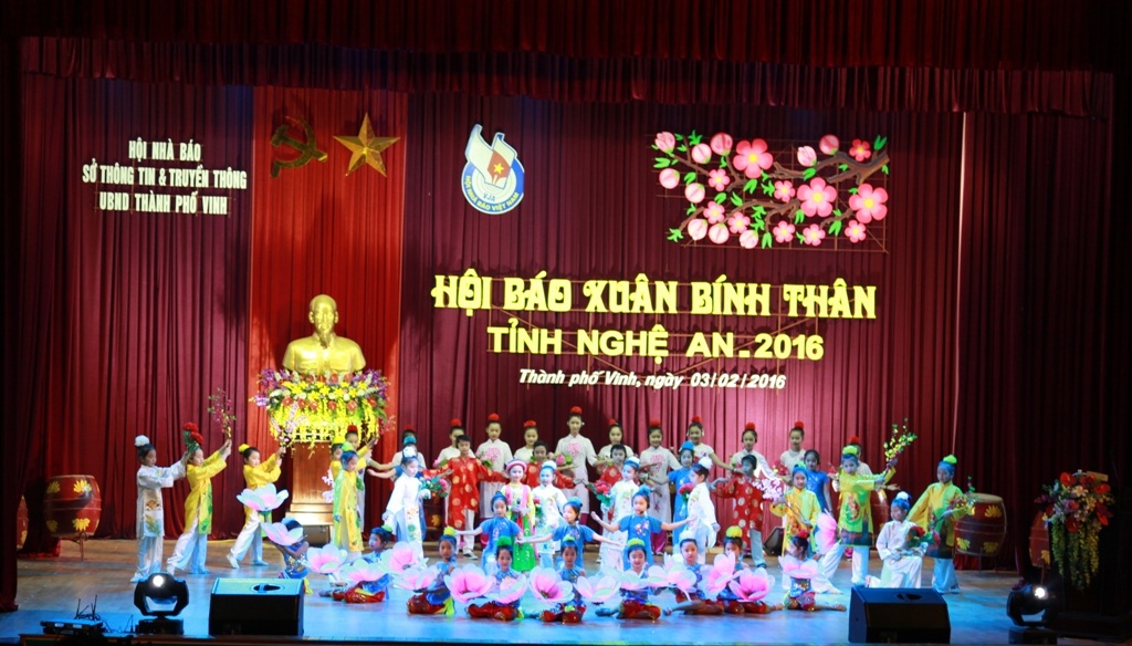 Gần 1000 ấn phẩm trưng bày tại Hội báo Xuân - 3 Gần 1000 ấn phẩm trưng bày tại Hội báo Xuân - 3