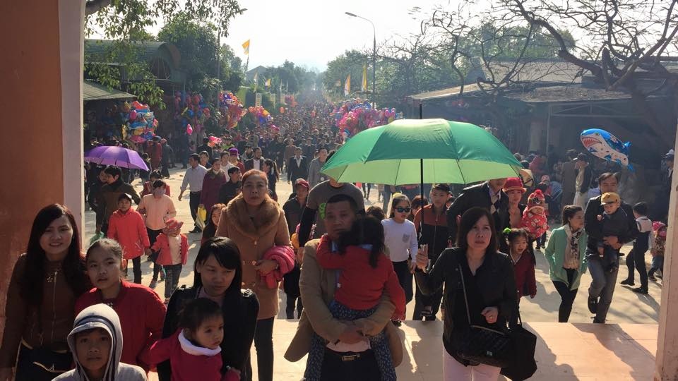 Đền Thánh Antôn đón hàng vạn người về xin ơn đầu năm - 3 Đền Thánh Antôn đón hàng vạn người về xin ơn đầu năm - 3
