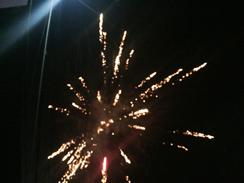 Bất chấp lệnh cấm, pháo vẫn nổ râm ran - 14