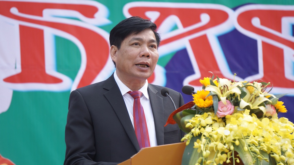 Tưng bừng ngày hội “Huyền thoại miền đất cổ” - 1 Ông Ngô Đức Thuận - Chủ tịch UBND huyện Quỳ Châu phát biểu khai mạc Lễ hội Hang Bua 2016.