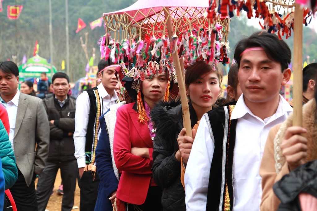 Tưng bừng ngày hội “Huyền thoại miền đất cổ” - 9 Đông đảo người dân các bản làng ra dự lễ hội.