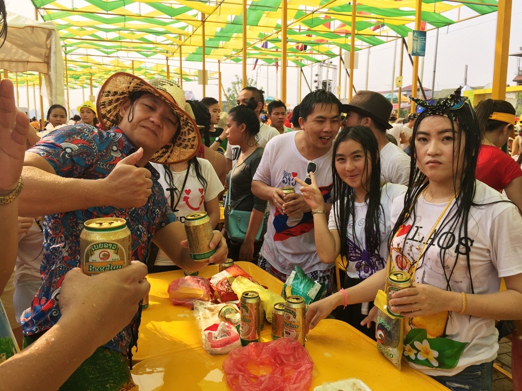 Đắm say cùng Lễ hội té nước ở "đất nước triệu Voi" - 38 Đắm say cùng Lễ hội té nước ở "đất nước triệu Voi" - 38