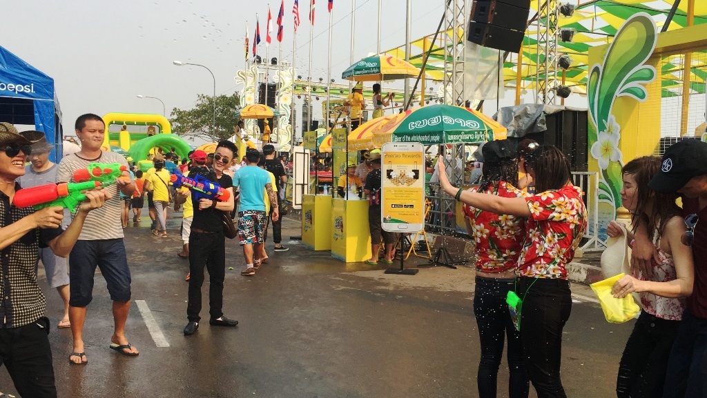 Đắm say cùng Lễ hội té nước ở "đất nước triệu Voi" - 44 Đắm say cùng Lễ hội té nước ở "đất nước triệu Voi" - 44