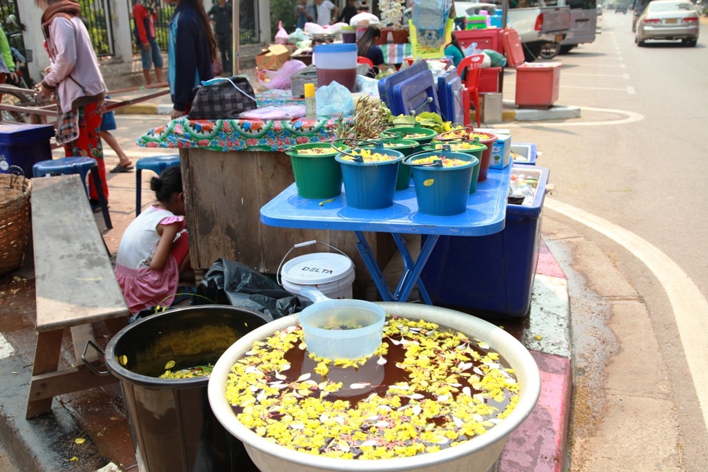 Đắm say cùng Lễ hội té nước ở "đất nước triệu Voi" - 5 Đắm say cùng Lễ hội té nước ở "đất nước triệu Voi" - 5